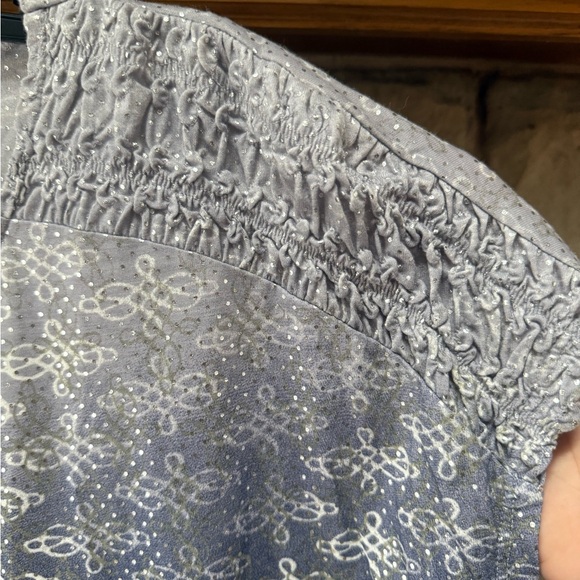 Liz Claiborne Blue and Gray Patterned sparkle Blouse - Picture 4 of 7